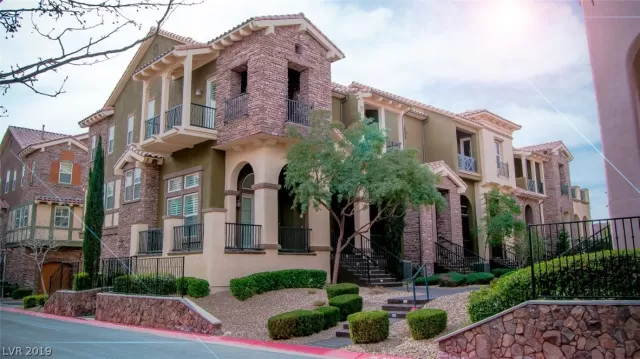 MLS: 2025444 Condo For Sale