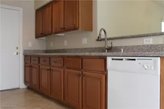 Photo #5: 2025455 Listing