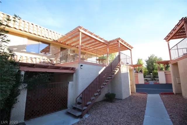 MLS: 2025537 Condo For Sale