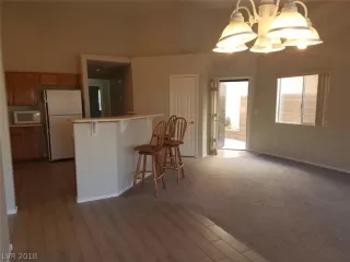 Photo #3: 2025999 Listing