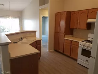 Photo #4: 2025999 Listing