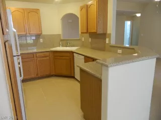 Photo #5: 2026442 Listing