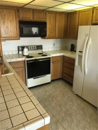 Photo #5: 2026907 Listing 