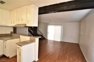 Photo #2: 2027836 Listing