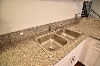 Photo #5: 2027836 Listing