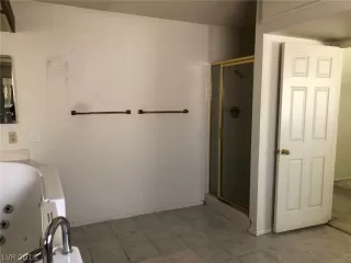 Photo #5: 2028191 Listing 