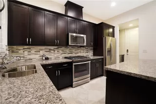 Photo #4: 2028612 Listing 