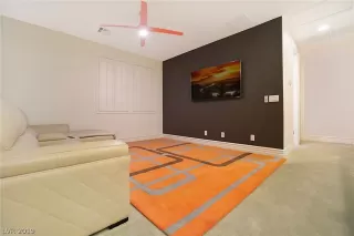 Photo #6: 2028612 Listing 