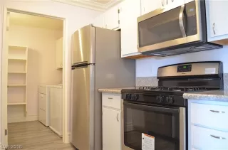 Photo #5: 2029259 Listing