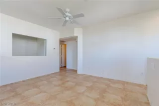 Photo #3: 2029361 Listing