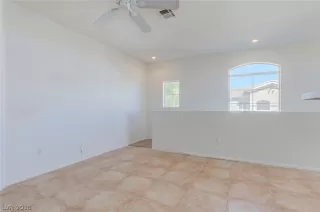 Photo #4: 2029361 Listing