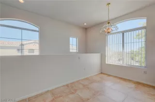 Photo #5: 2029361 Listing