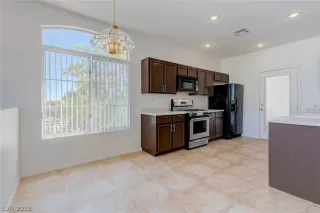 Photo #6: 2029361 Listing