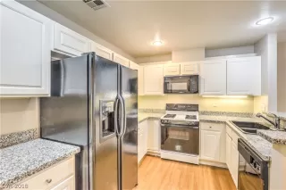 Photo #2: 2029668 Listing