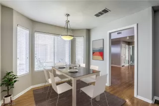 Photo #4: 2029668 Listing