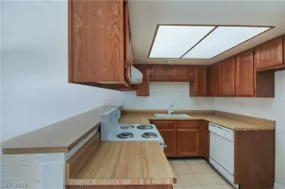 Photo #1: 2029829 Listing