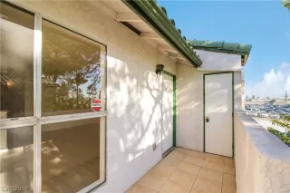 Photo #2: 2029829 Listing