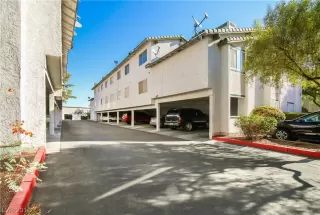 Photo #3: 2029829 Listing