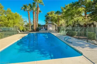 Photo #4: 2029829 Listing