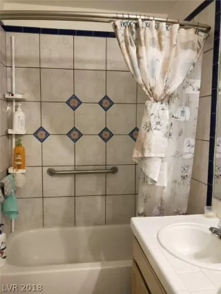 Photo #4: 2029873 Listing