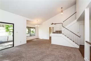 Photo #5: 2030645 Listing