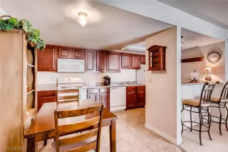 Photo #3: 2031379 Listing