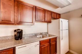 Photo #4: 2031379 Listing