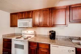 Photo #5: 2031379 Listing