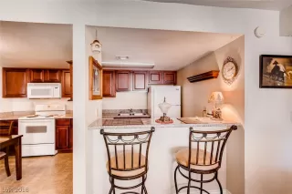 Photo #6: 2031379 Listing