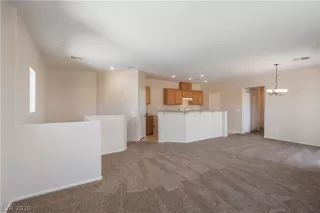 Photo #4: 2031777 Listing