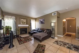 Photo #5: 2031990 Listing