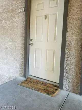 Photo #3: 2032161 Listing