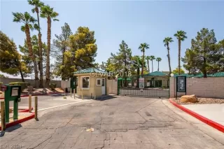 Photo #4: 2032181 Listing