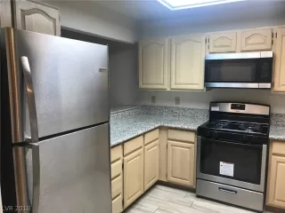 Photo #4: 2032835 Listing