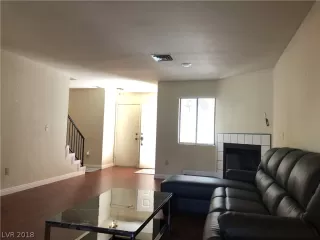 Photo #3: 2033161 Listing