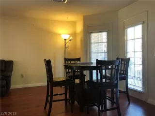 Photo #5: 2033161 Listing