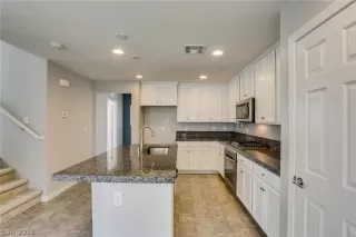 Photo #1: 2033388 Listing