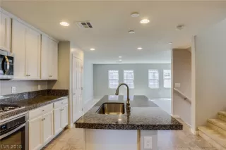 Photo #6: 2033388 Listing