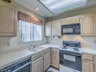 Photo #2: 2033411 Listing