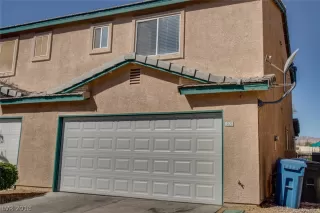 Photo #3: 2033422 Listing