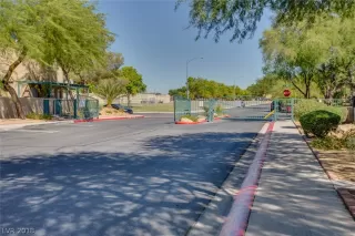 Photo #4: 2033422 Listing