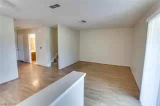 Photo #5: 2033422 Listing