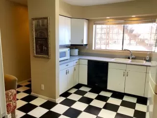 Photo #4: 2033484 Listing