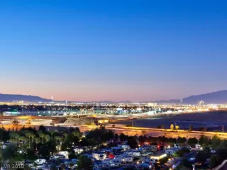 Photo #2: 2034122 Listing