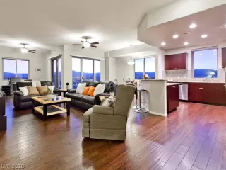 Photo #3: 2034122 Listing