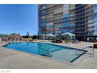 Photo #4: 2034754 Listing