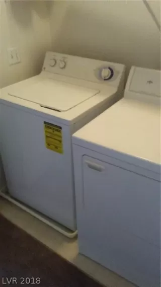 Photo #4: 2034927 Listing