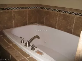 Photo #3: 2034940 Listing