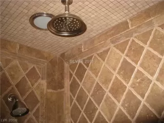 Photo #4: 2034940 Listing