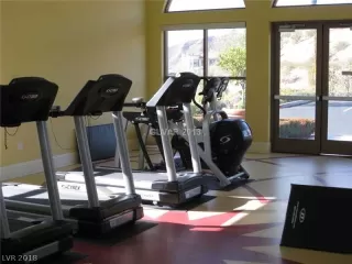 Photo #6: 2034940 Listing